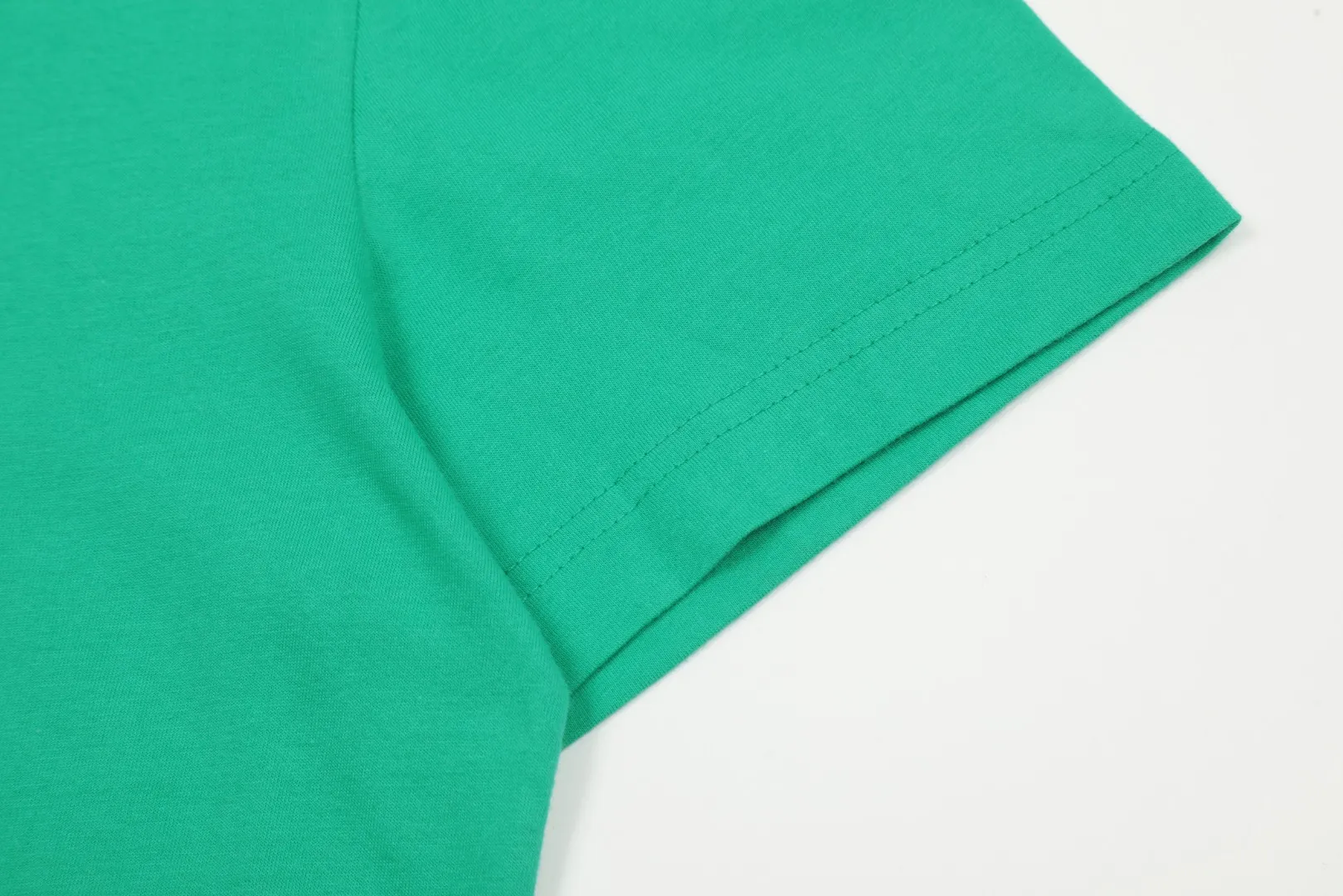 🅿️116 "Top quality" Style number: DS003# (not off the shelves all year round) [Ralph Lauren classic pony embroidered round neck basic short sleeves] ✅Ralph Lauren Ralph Lauren classic basic versatile round neck short sleeves ✅Main supplier platform live broadcast Wholesale entities Replenish when out of stock Not off the shelves ✅ZP quality 1:1 version Scan the code to enter the GF website Z cabinet quality ✅26 pieces of 180g hydrophilic toner 100% cotton fabric, comfortable and soft, strong breathability, high-end, cost-effective, good quality needless to say ✅Restore the original version, the maximum size can be worn up to 210 pounds, loose, comfortable and stress-free ✅Work wear, life wear, suitable for various occasions, must-have recommendation for couples Size: Powder white dark gray blue label light gray white label